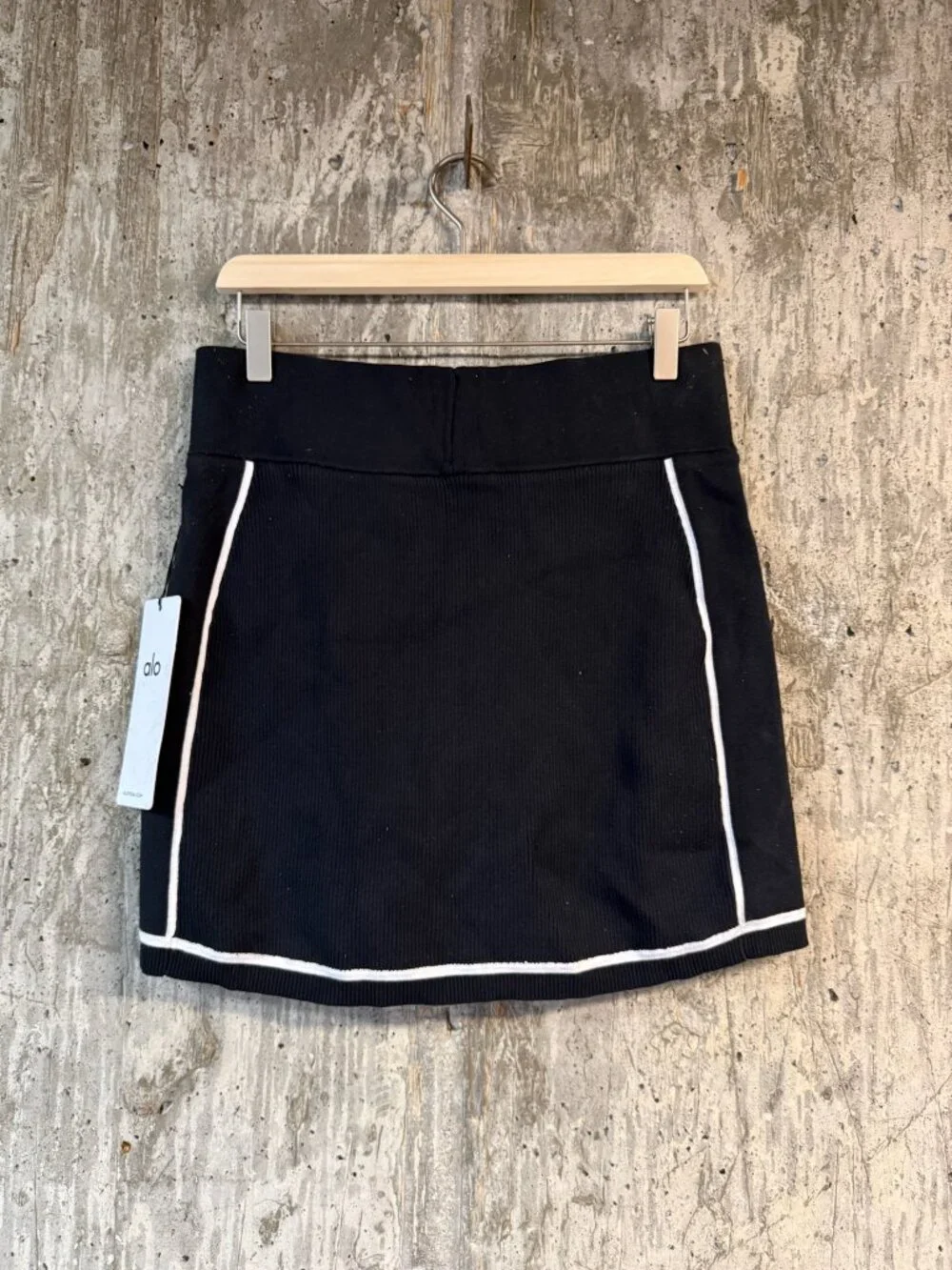 ALO YOGA Womens Ribbed Sweater Knit Highline Mini Skirt in Black Size L